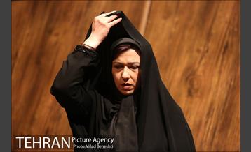 نمایش ... و چند داستان دیگر‎ 8