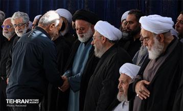 مراسم اقامه نماز بر پیکر آقای شهید ایران 47
