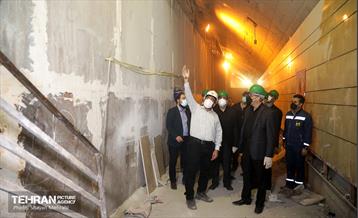بازدید اعضای کمسیون حمل و نقل شورای اسلامی شهر از ایستگاه تقاطعی مترو توحید 32