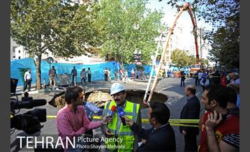 ریزش بخشی از خیابان پیامبر اتوبان ستاری -2 17