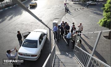 بازدید مدیرکل حوزه شهردار تهران از پروژه پل‌های مکانیزه عابرپیاده 11