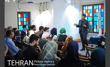 نمایشگاه هنری "فردا در آیینه" 15