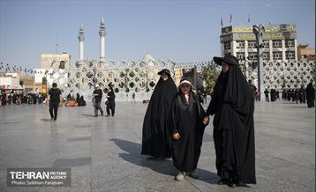 آیین بدرقه جاماندگان اربعین در میدان امام حسین(ع) 1