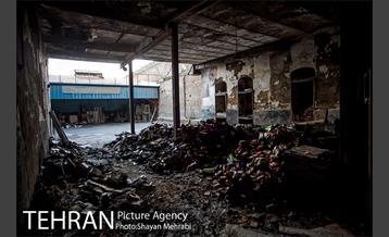 بازدید شهردار تهران از خسارت آتش سوزی اخیر میدان حسن آباد 17