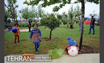 روز طبیعت بارانی در بوستان ولایت 7