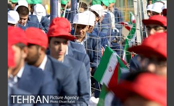 شهردار تهران در آیین نواختن زنگ سال تحصیلی جدید در دبیرستان ماندگار البرز 32