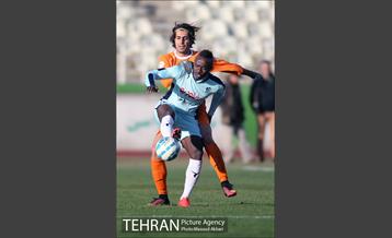 دیدار سایپا و پیکان در لیگ برتر فوتبال