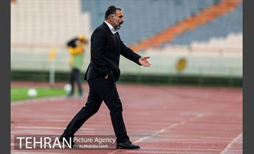 دیدار تیم‌های فوتبال استقلال و صنعت نفت آبادان  9