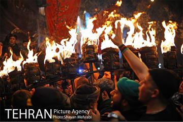 مشعل‌گردانی در دولت آباد تهران 22