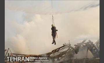 این مرد آتش نشان است 7