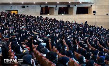 بزرگداشت مقام زن و مادر در برج میلاد 31