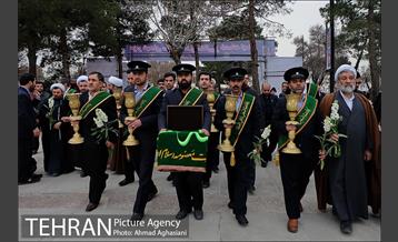 غبارروبی مزار شهدای آتش نشان باحضور خادمین حرم معصومه (س) 5