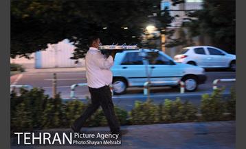 افطاری ساده در پایانه تاکسیرانی صادقیه 13