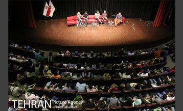 نشست نقد و بررسی فیلم ابد و یک روز فرهنگسرای ارسباران 12