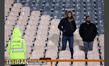 دیدار تیم‌های فوتبال پرسپولیس - صنعت نفت آبادان 4