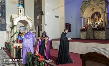 آیین عشای‌ ربانی در کلیسای سرکیس مقدس  32