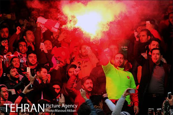 دیدار تیم های فوتبال پرسپولیس و تراکتور سازی