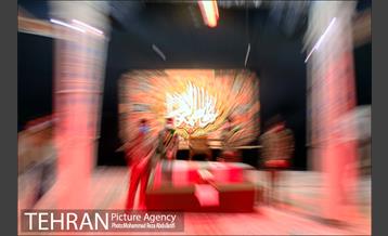 تشییع پیکر مطهر 2 شهید گمنام در مسجد جامع فاطمیه منطقه 8