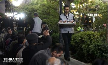 پویش ماه مهربانی و برپایی سفره کریمانه در منطقه 6