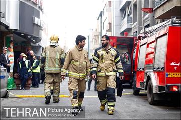 پایان عملیات اطفای حریق ساختمان برق حرارتی میدان ولیعصر 23