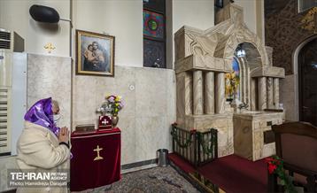 آیین عشای‌ ربانی در کلیسای سرکیس مقدس22