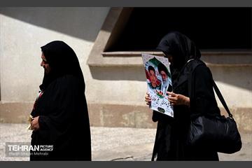 دیدار شهردار تهران با اعضای خانواده شهدای مدرسه شجره طیبه میناب 64