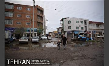 تخلیه آب از منازل مسکونی شهر آق قلا 4