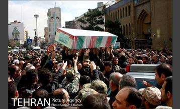 تشییع سه شهید گمنام در میدان فاطمی 10