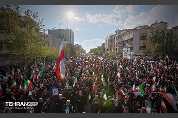 بدرقه شهیدان تنگسیری و اسحاقی توسط اهالی پایتخت 35