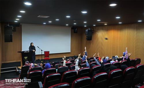 دومین روز کارگاه داستان‌نویسی ویژه اعضای کانون نوجوانان 29