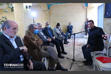 نشست صمیمی شهردار تهران با اهالی شعر و ادب 3