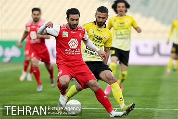 دیدار تیم های فوتبال پرسپولیس و سپاهان 4
