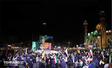 شادی مردم تهران پس از حمله موشکی ایران 2