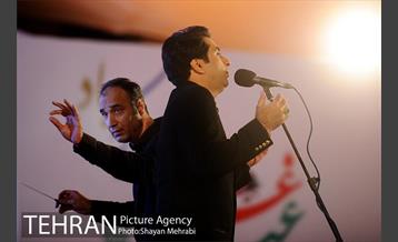 اجرای خیابانی محمد معتمدی و ارکستر سازهای ملی ایران در بوستان آب و آتش 9