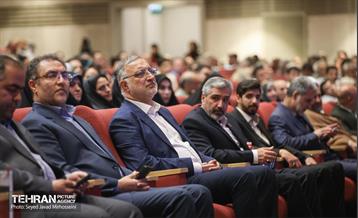 آیین گرامیداشت مقام شامخ معلم و تجلیل از معلمان نمونه منطقه ۱۷  3