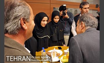 تجلیل از خانواده شهدای آتش‌نشان حادثه پلاسکو با حضور شهردار تهران 5