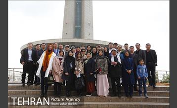بازدید مهمانان خارجی سی و دومین نمایشگاه بین المللی کتاب تهران از برج میلاد  1