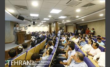 بازدید شهردار تهران از موسسه مطبوعاتی همشهری  30