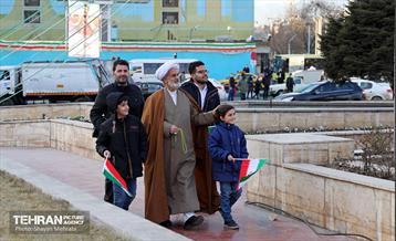 ویژه برنامه گروه نسل جدید در میدان ونک  12