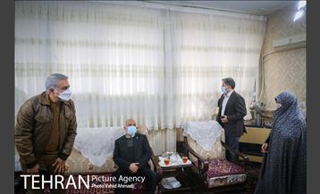 دیدار شهردار تهران با مادر شهیدان خالقی پور 2