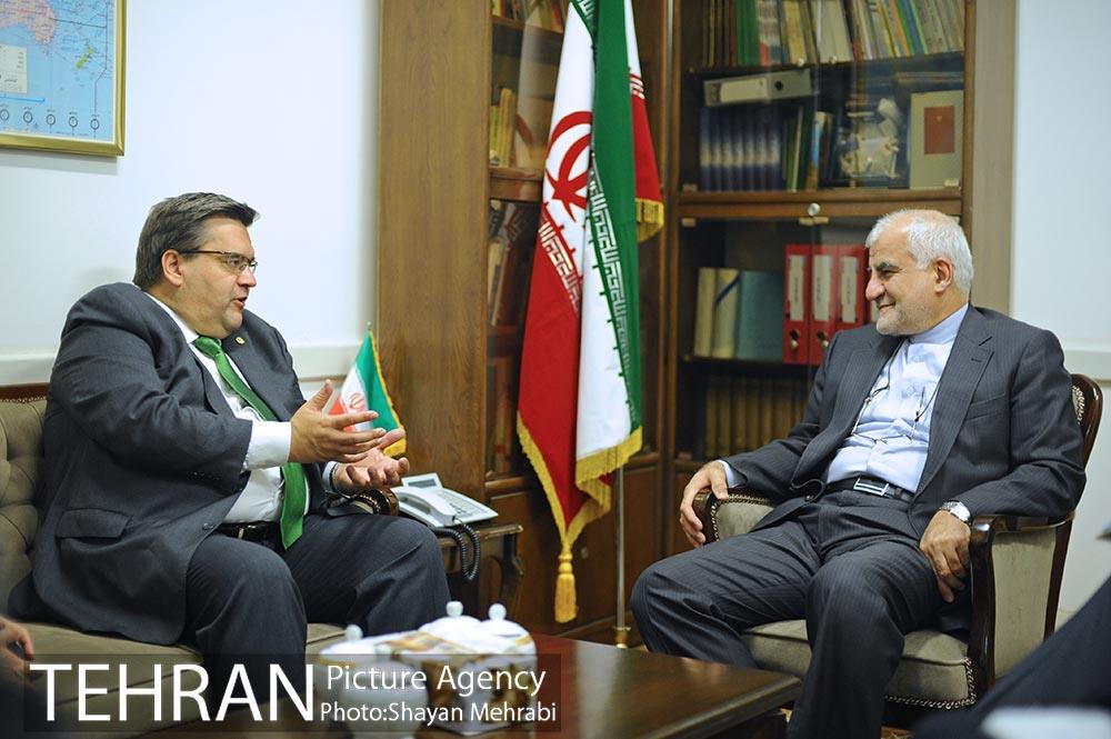 ملاقات شهردار مونترال با مدیرکل آمریکا وزارت امور خارجه 12