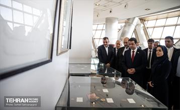 بازدید شهردار دوشنبه از برج میلاد 4