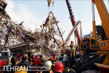 دومین روز عملیات امداد و نجات حادثه پلاسکو-1 4