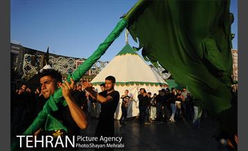 اجرای تعزیه در میدان امام حسین(ع)