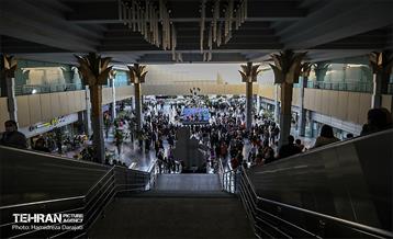 استقبال مسافران نوروزی از برج میلاد تهران  23