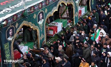 تشییع پیکر ۱۰۰ شهید مردمی و مدافع امنیت در تهران 6