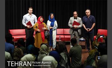 نقد فیلم زیر سقف دودی در فرهنگسرای ارسباران‎ 22