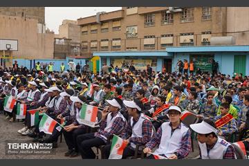 گرامیداشت روز 13 آبان در مدرسه شهید فهمیده  10