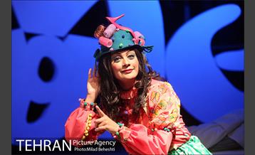 نمایش شب دشنه های بلند‎ 14