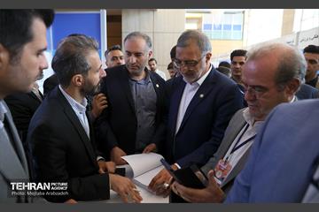 بازدید شهردار تهران از نمایشگاه بین المللی فرصت های سرمایه گذاری پایتخت